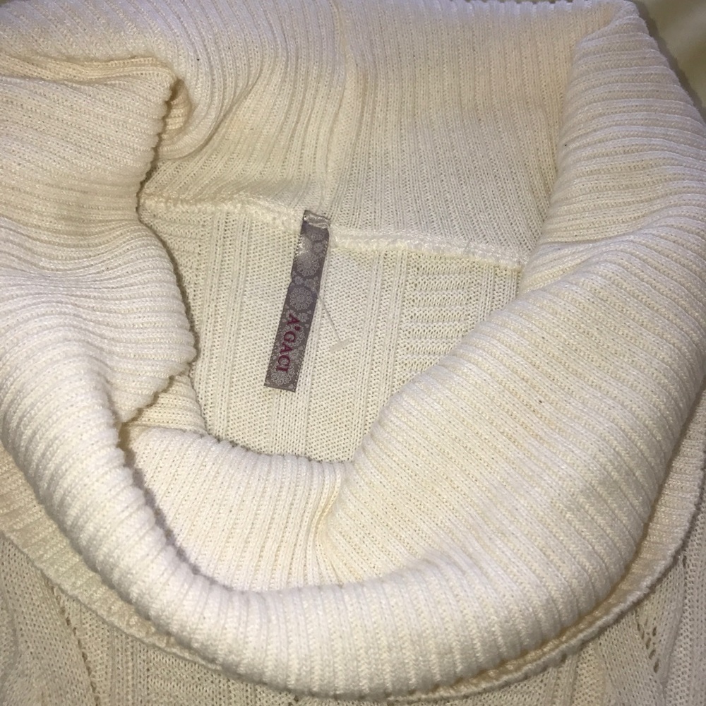 LIKE NEW!!! - Picture 2 of 2